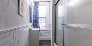 Renovated 3BR in South Side Flats | 100 Walk Score | In-Unit Laundry Gallery 12