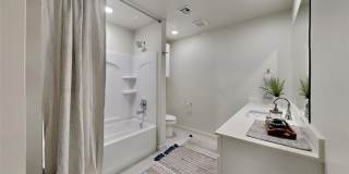 Luxury 3 Bedroom 2.5 Bathroom Duplex in Piedmont Schools with a 2 car garage (Neighborhood Park) Gallery 16