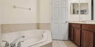 1114 LIMESTONE Run Gallery 10