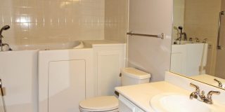 Heather Gardens  55+ Community 2 bedroom 2 bathroom condo! Gallery 9
