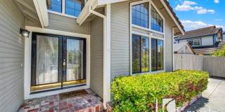 Sunlit 3 Bed Glen Cove Home Gallery 6