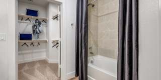 Vero McKinney Gallery 29