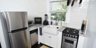 Charming Upper Floor 2 Bed / 1 Bath with Bonus Studio in a Prime Echo Park Location Gallery 11