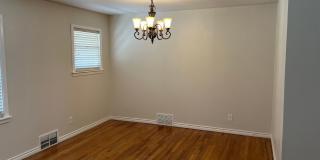 LOCATION JUST DOWN INDIANA AVE!  Just refreshed and ready! Gallery 7