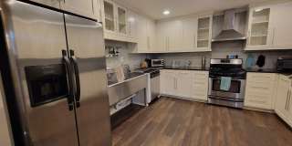 Spacious and newly renovated 3 bed 2 bath on Boulevard! Spacious and newly renovated 3 bed 2 bath on Boulevard! Gallery 1