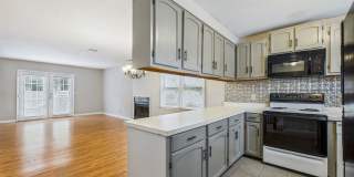 UNCG Area – Chancellors Court Townhomes. Walk to Campus and just minutes to Downtown! Gallery 4