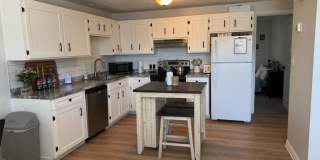 Cozy & Convenient 2 Bedroom Home – Single-Level Living Gallery 1