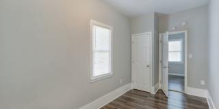 1009 East 33rd Street Gallery 12