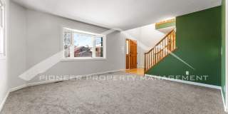 Beautiful Home with Fenced Back Yard and Cozy Fireplace Gallery 4