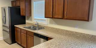 Pre-Leasing Now for 2026 UK School Year! Gallery 12