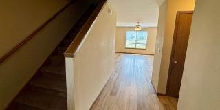 Spacious 4 Bed / 2.5 Bath in Quiet Neighborhood Available NOW! Gallery 3
