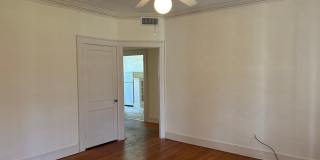 Colonial Court Gallery 1