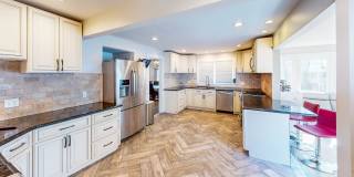 Gorgeous 4-Bed 2-Bath in Beaver Hills Gallery 1