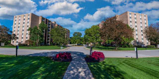 Laurel Village Apartments Gallery 10