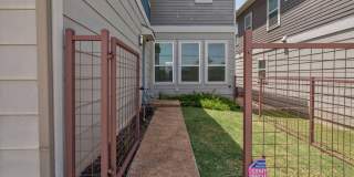 Modern condo, great location, fully Furnished! Gallery 15