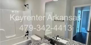 Modern 3‑Bed, 2‑Bath Home with Fenced Yard Gallery 14