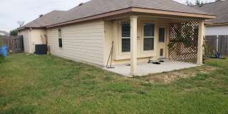3 BR/2BA | Single Family Home | 1-Car Garage Parking | Fenced backyard| In Manor! Gallery 18