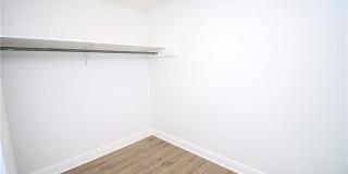 229 OAK Avenue Gallery 17