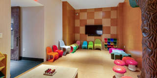 19 Dutch 19 Dutch Gallery 24