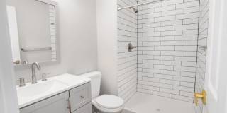 Spacious Newly Rennovated 2 Bedroom House with 2.5 Bath Gallery 17