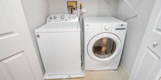 Spacious Newly Rennovated 2 Bedroom House with 2.5 Bath Gallery 16