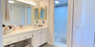100 Bayview Dr Gallery 7