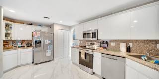 10880 NW 58th Ter Gallery 16