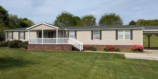Spacious Rental Available Now! Gallery 1