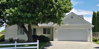 Charming Home on .34 acres! Gallery 1