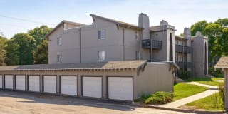 Camelot Village Apartments Gallery 10