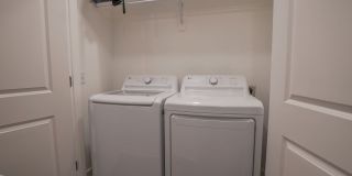 2 bedroom 2.5 bath home located in Fayetteville, AR Gallery 1