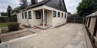 Charming 3 Bedroom, 1 Bath Near Down Town! Gallery 27