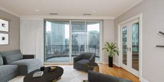 10 E Delaware Place unit: 14A Gallery 5