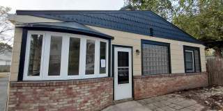 724A W BROAD Street Gallery 1