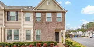 Beautiful 4BR, 2.5BA End Unit Townhome in East Raleigh - Available Now! Gallery 1