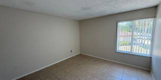 Spacious 2 bedroom/1 Bathroom End Unit Upstairs Condo. Gallery 15