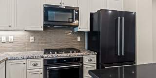 Luxury 3-Bed Townhouse in Hayward Just Built in 2019! Gallery 10