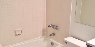 Updated Kitchen-1Bed 1Bath w Garage Parking at Georgetown Condo Gallery 15