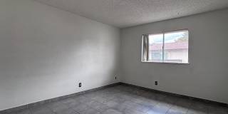 Great 2 bedroom 1 bath condo with a Covered Parking outdoor patio and in great Condition! Gallery 4