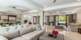Diamond Head Villa: Luxury Gold Coast Retreat w/ Pool, Jacuzzi & Beach Access Gallery 8