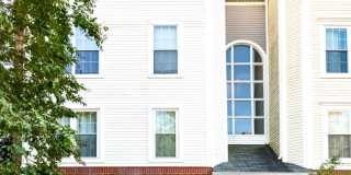 Rare Top-Floor, 2-Level Luxury End-Unit Condo with Loft in Alexandria! Rare Top-Floor, 2-Level Luxury End-Unit Condo with Loft in Alexandria! Gallery 1