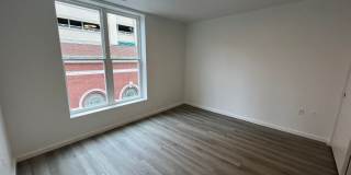 725 W Pratt Gallery 60