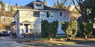 Where Dreams Meet Location. Modern/Unique Unit & FREE Parking! Gallery 1