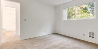 Crestwood Courts Gallery 8