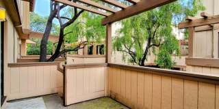 Remodeled 3bd 3-Story Townhouse With Attached Garage Remodeled 3bd 3-Story Townhouse With Attached Garage Gallery 12