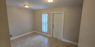 1940 NW 4th Ct Gallery 1