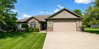 Stunning 3 bed ranch Gallery 1