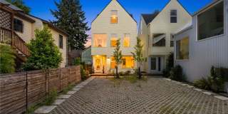 Modern Detached 3 Bedroom Townhouse in the Heart of Seattle Modern Detached 3 Bedroom Townhouse in the Heart of Seattle Gallery 1