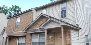 AWESOME 3/3 w/ Open Kitchen w/ Bar, W/D, New Paint, Walk in Closets, & Community Pool! $1425/month Avail Now! Gallery 1