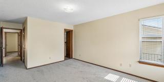 208 Hudson Pl Gallery 18